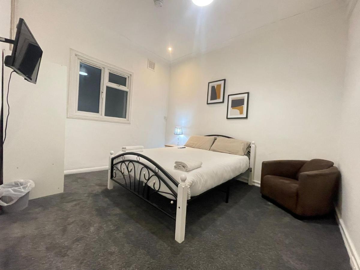 Private Double Room In Stratford 伦敦 外观 照片